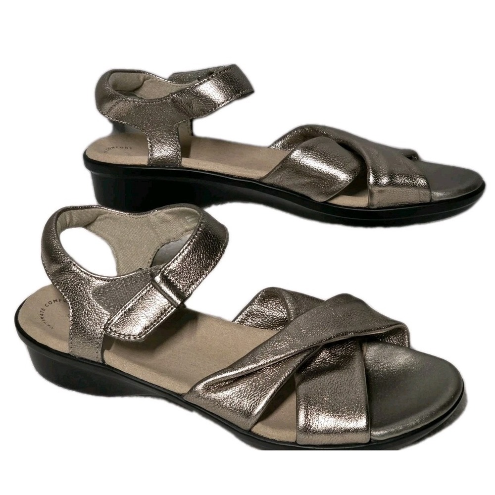 NWT Clarks Womens Loomis Chloe Cross Strap Sandals Metallic Size 7.5